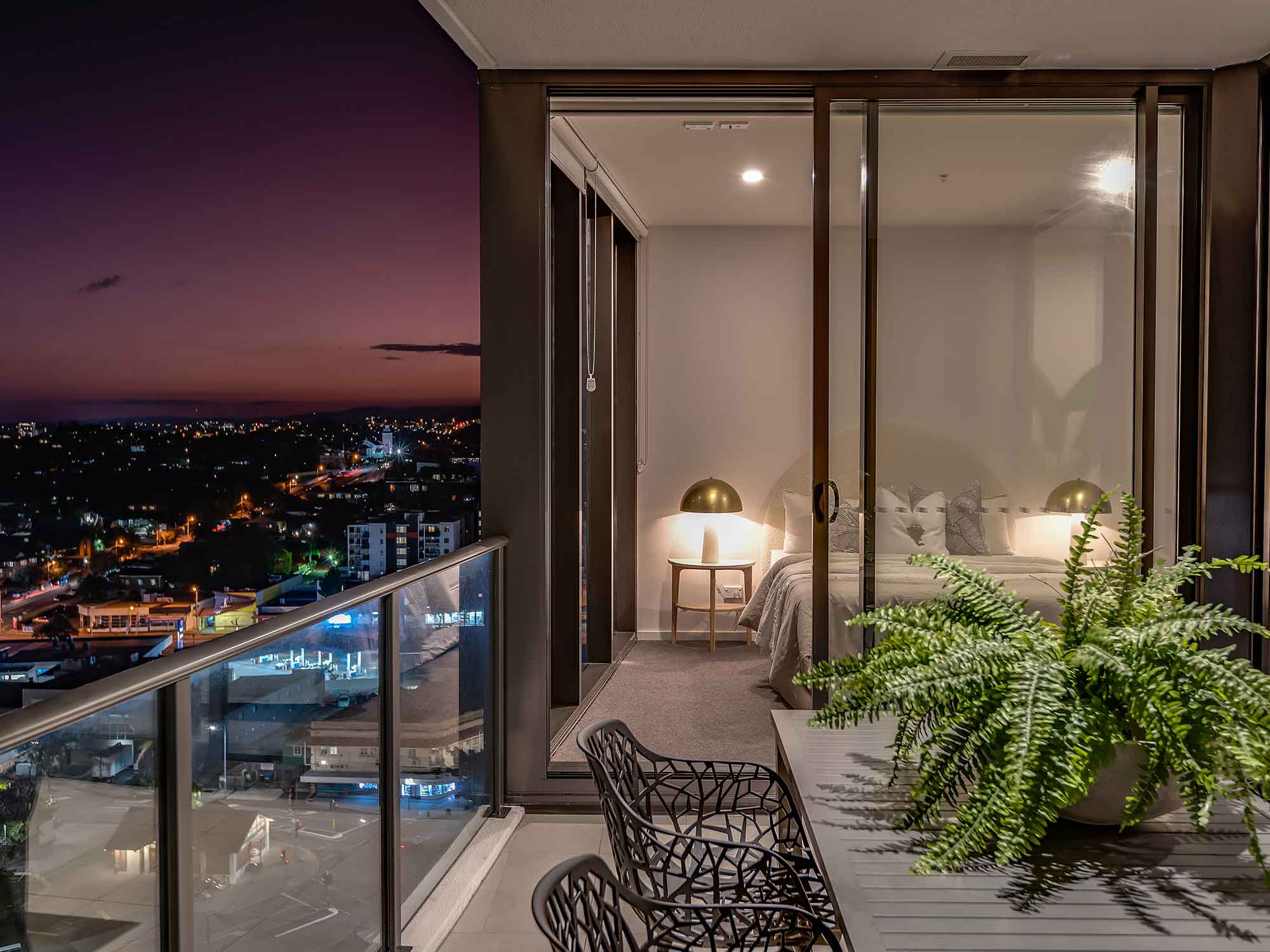1, 2 & 3 bedroom apartments Silk One Woolloongabba